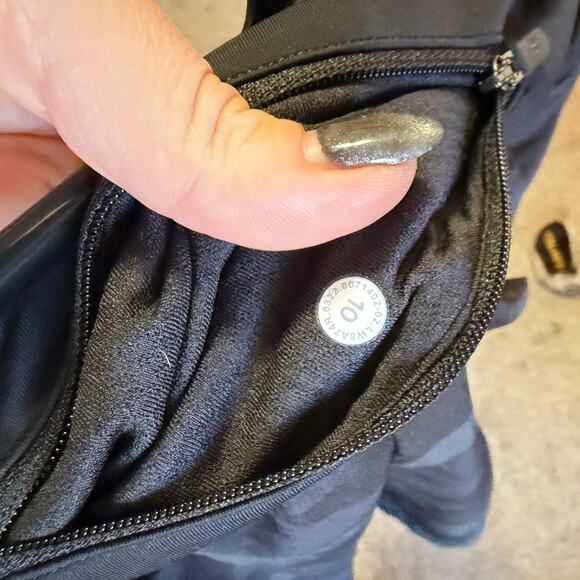 Lululemon Pace Rival Mid Rise Skirt Size 10 black Camo - Picture 4 of 5